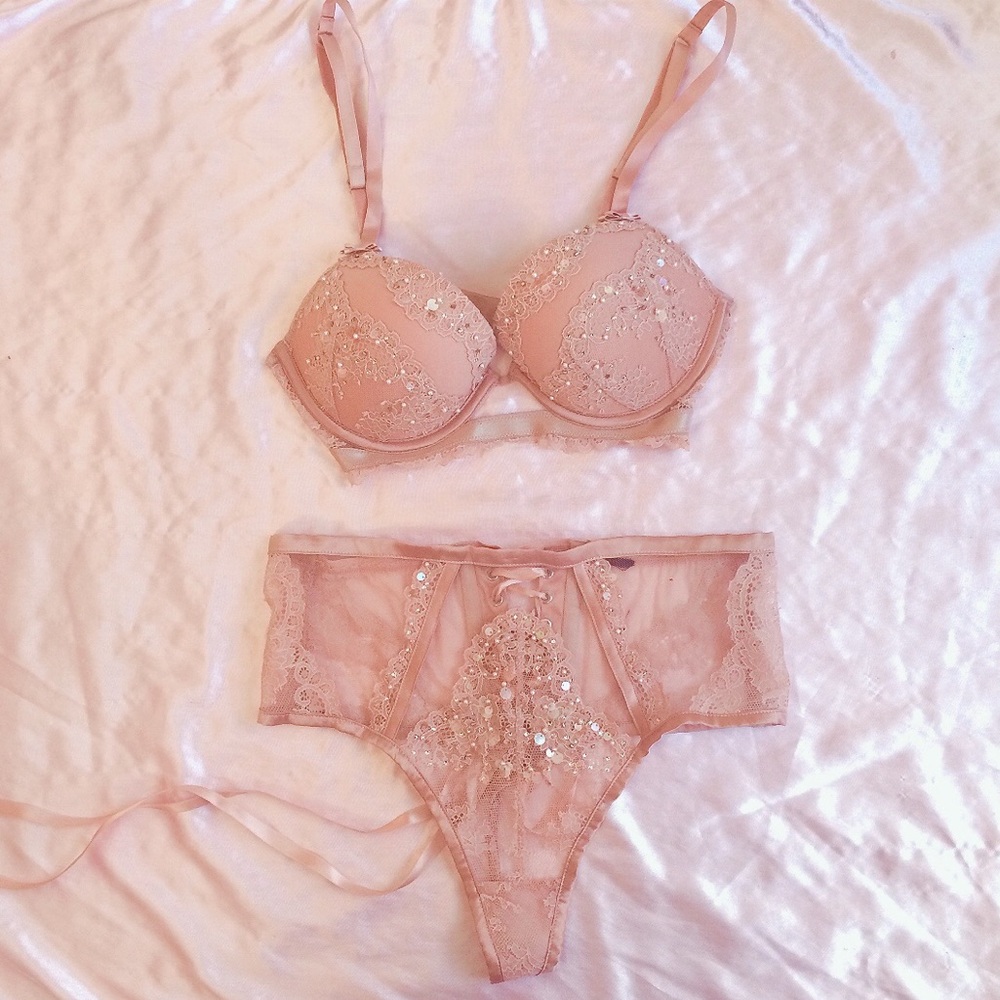 ❤️ VS Designer Collection Rose Set - Picture 3 of 8